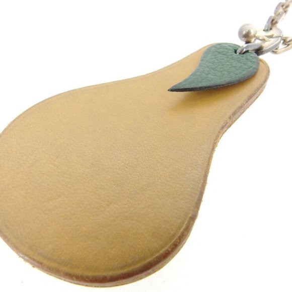 HERMES Keychain fruit motif beige leather �~ Silver hardware Auth used L3046 - Picture 5 of 6